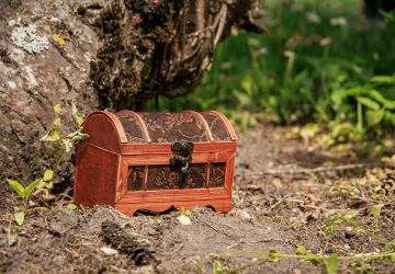 Ģimenes vienoti piedzīvojumā: Zasā noticis pasākums “Apslēptos dārgumus meklējot”