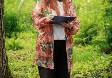 Ģimenes vienoti piedzīvojumā: Zasā noticis pasākums “Apslēptos dārgumus meklējot”