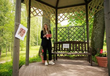 Ģimenes vienoti piedzīvojumā: Zasā noticis pasākums “Apslēptos dārgumus meklējot”