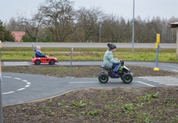 Bērnu autoskolas apmācību laukuma atklāšana Kūku pagastā