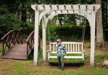 Ģimenes vienoti piedzīvojumā: Zasā noticis pasākums “Apslēptos dārgumus meklējot”