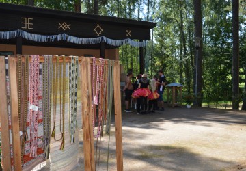 Divu krastu laipas sala – Dignāja