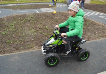 Bērnu autoskolas apmācību laukuma atklāšana Kūku pagastā