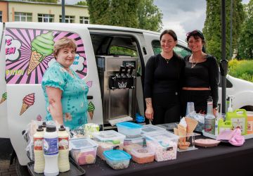 Ģimenes vienoti piedzīvojumā: Zasā noticis pasākums “Apslēptos dārgumus meklējot”