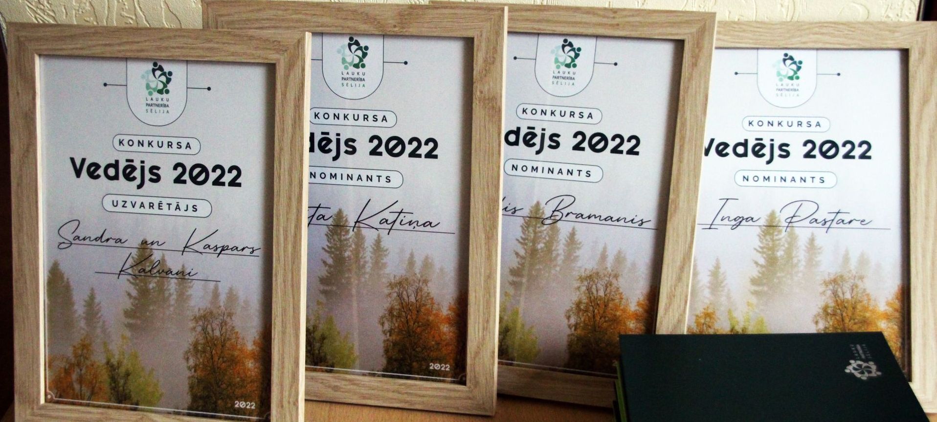  APBALVOTI KONKURSA “VEDĒJS” LAUREĀTI